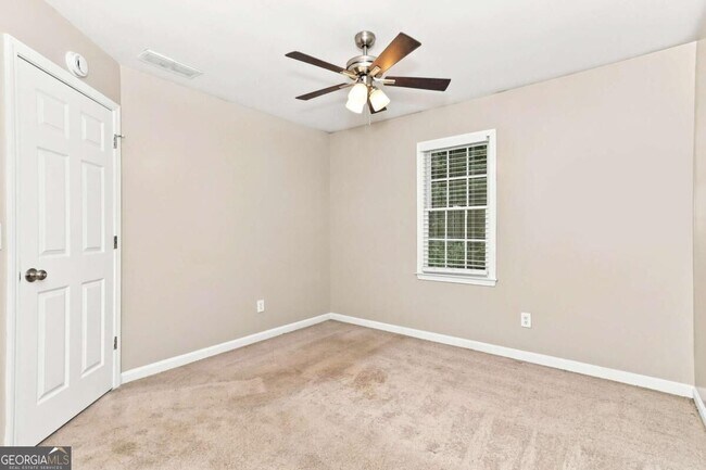 Building Photo - 318 Magnolia Dr