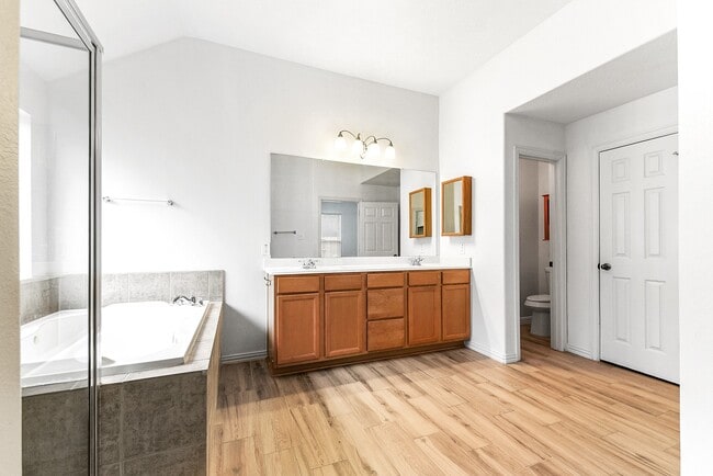 Building Photo - 28259 Daystrom Ln