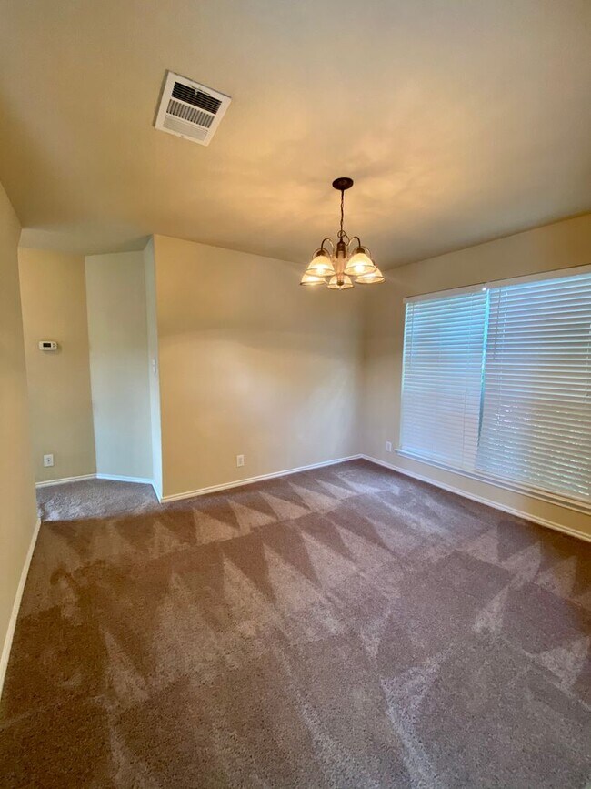 Building Photo - Charming New Braunfels Home Available for Immediate Move In