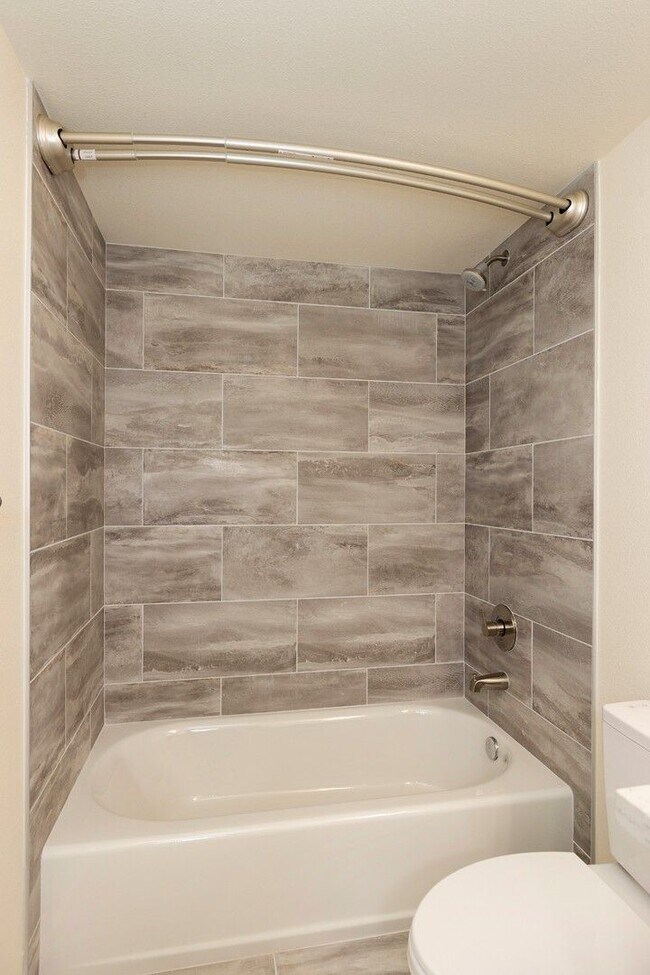 Building Photo - Newly Remodeled 3BR w/ In-Unit W/D, Private Entry & Designer Finishes – Pet Friendly!