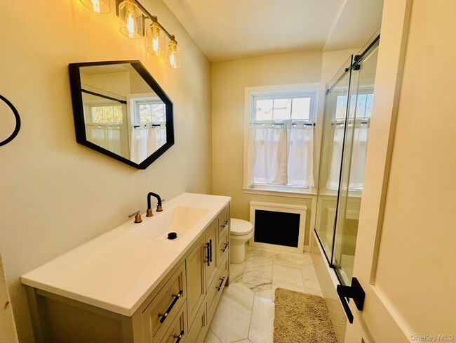 Building Photo - 11 W Glen Ave