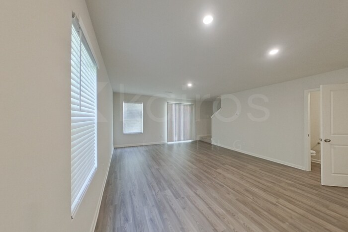 Building Photo - 380 Ironwood Ct