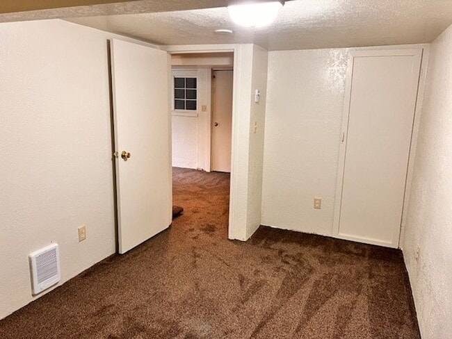 Building Photo - 1471