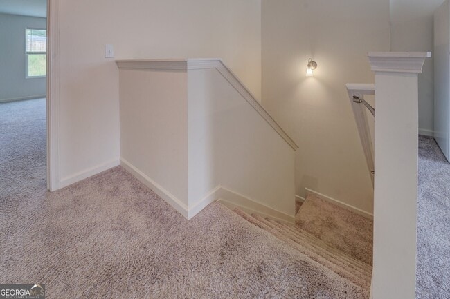 Building Photo - 7061 Rochford Dr