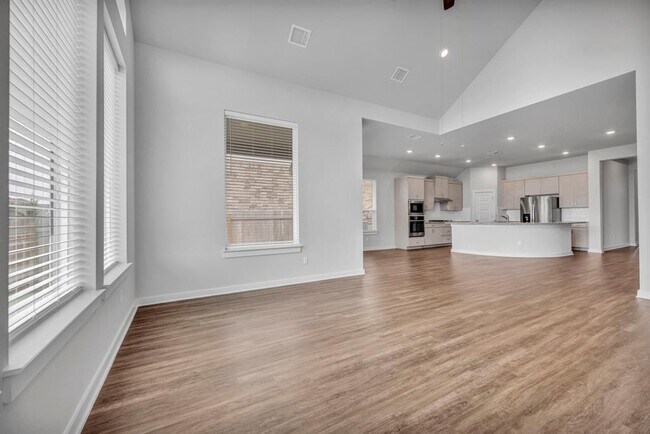 Building Photo - 121 High Plains Dr