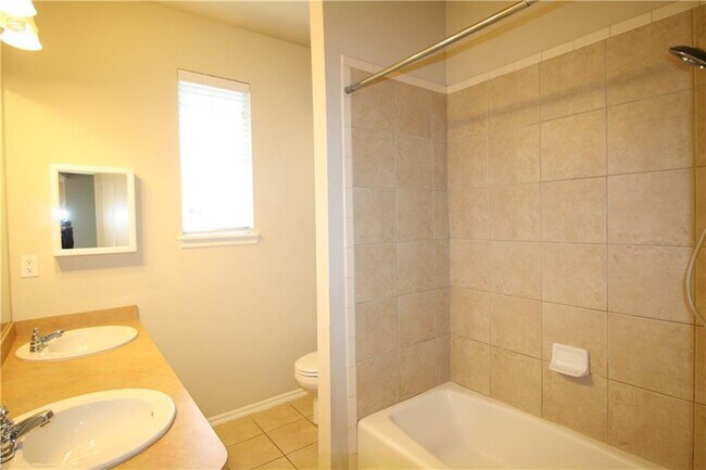 Building Photo - 756 Tuscany Way