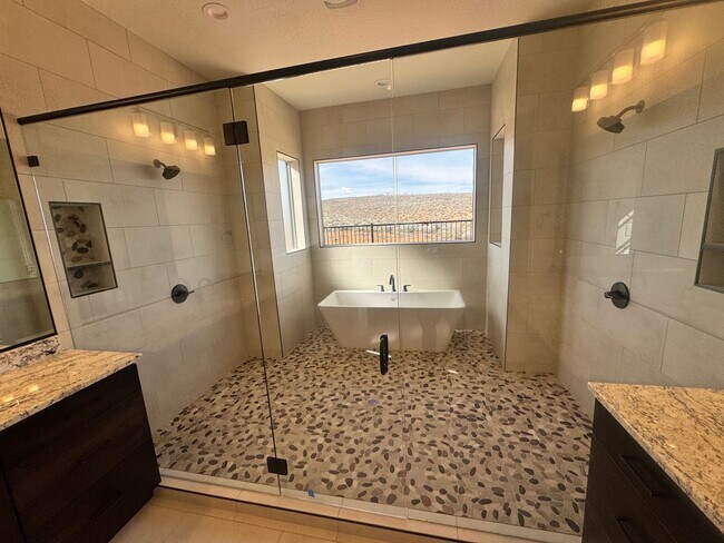 Building Photo - Beautiful Single-Level Home with Trail Access & Stunning Views!!!