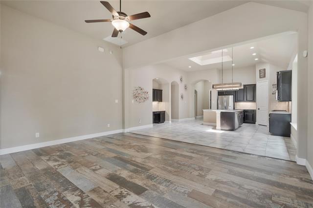 Building Photo - 855 Forest St