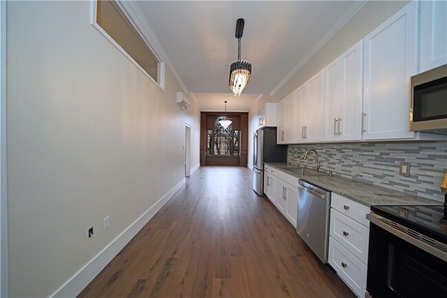 Building Photo - 207 N Main St