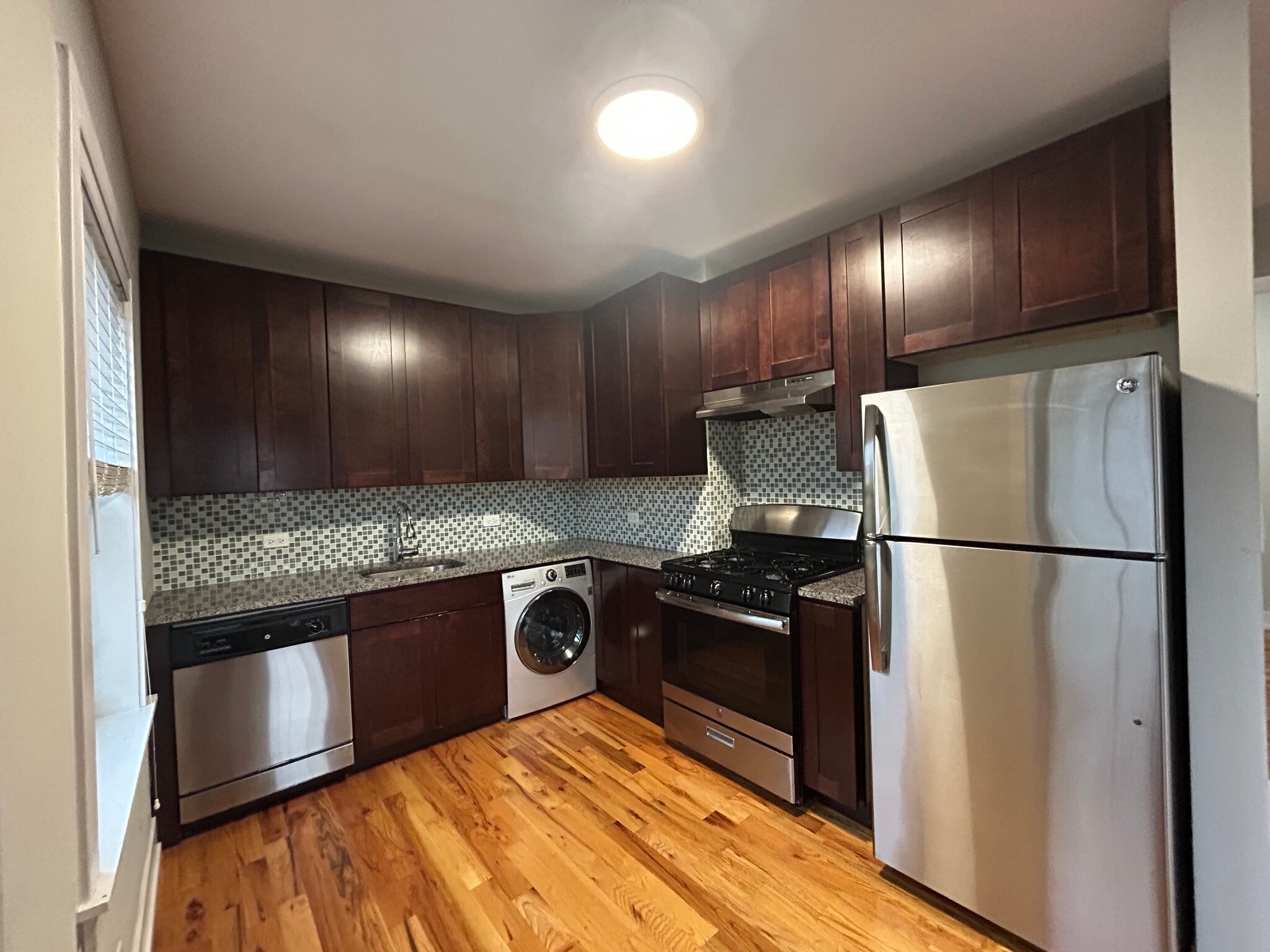 Building Photo - 545 Chestnut St