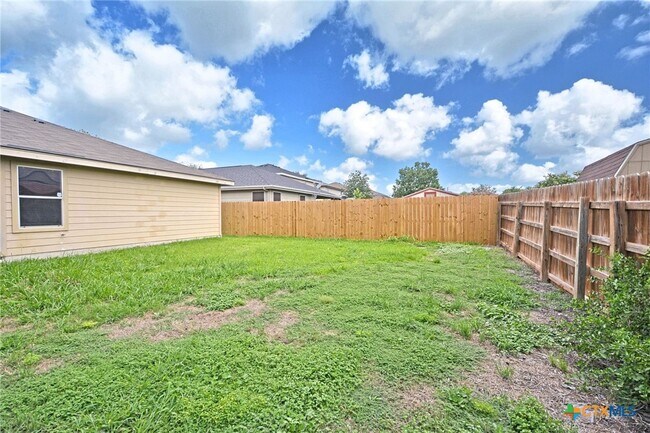 Building Photo - 2489 Medina Dr