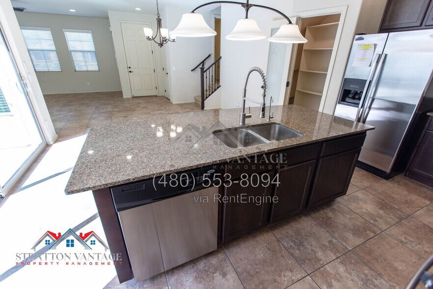 Building Photo - 4467 E Remington Dr
