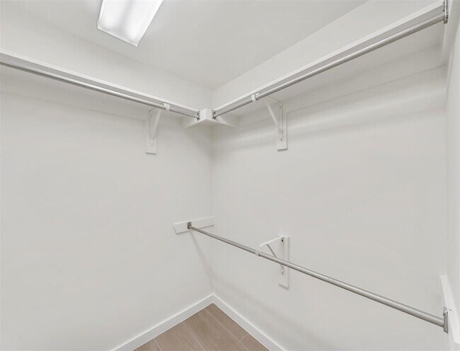Building Photo - 2000 Bagby St