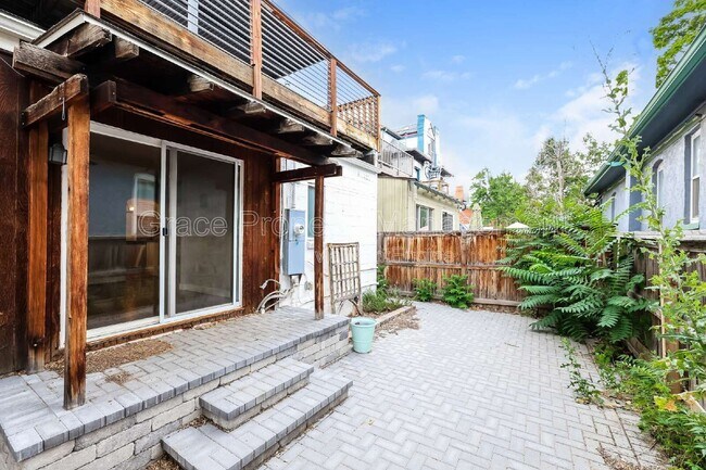 Building Photo - 212 W Irvington Pl
