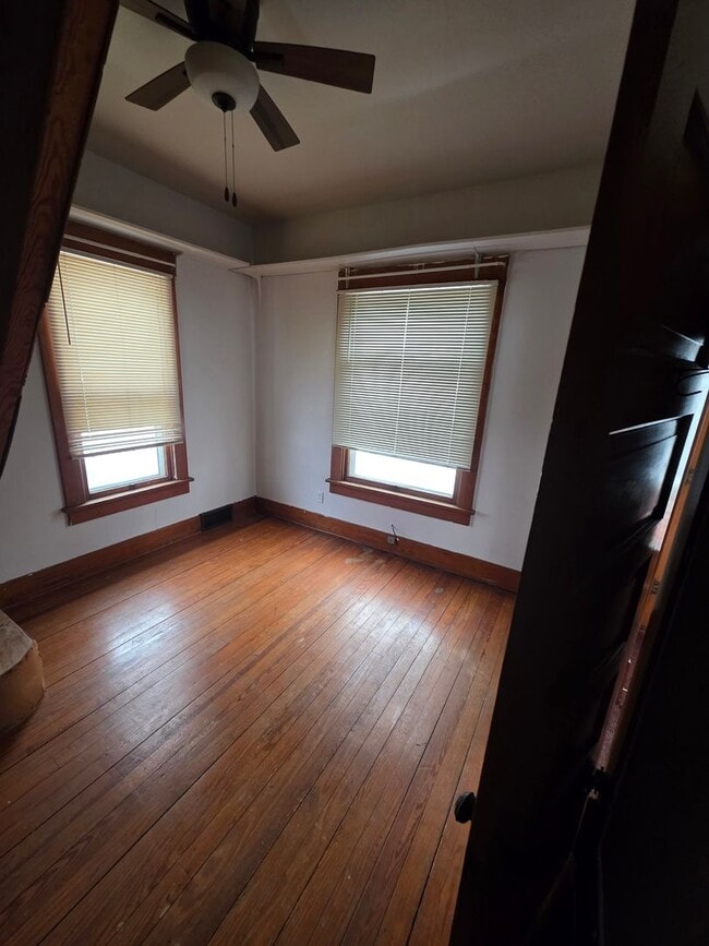 Building Photo - ? Move-In Ready 2 Bed | 1 Bath Home ?