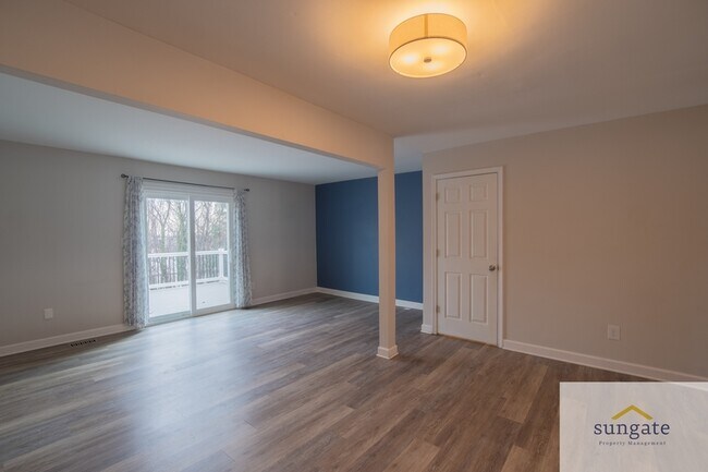 Building Photo - 5 Grandee Ct