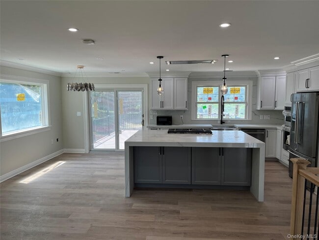 Building Photo - 4 Glen Ct