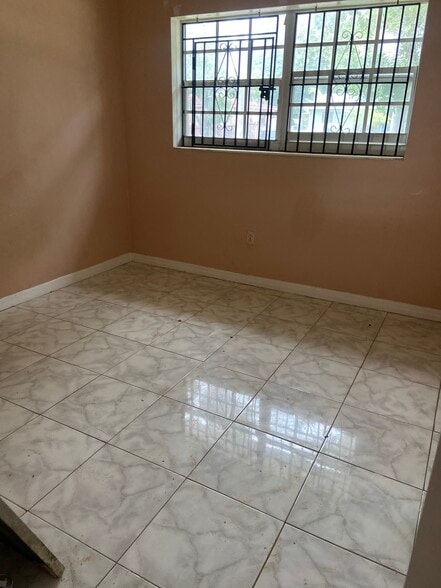 Building Photo - 17120 NW 10th Ct