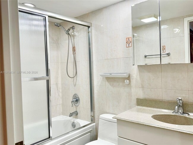 Building Photo - 250 174th St