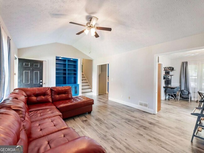 Building Photo - 443 Rhett Dr