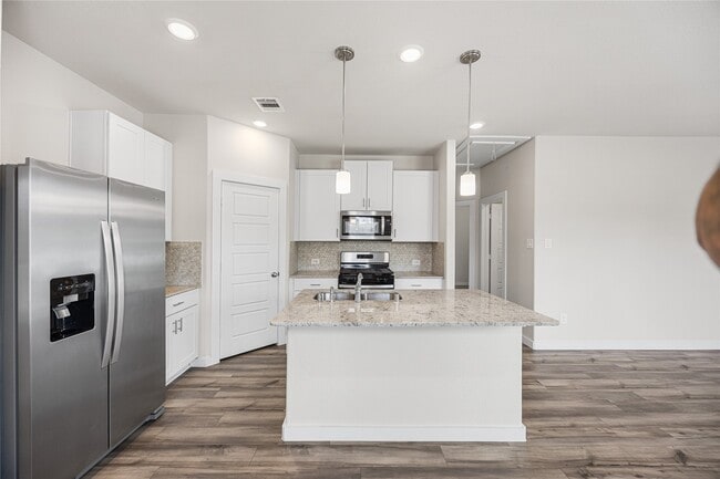 Building Photo - 7103 Blue Oak Dr