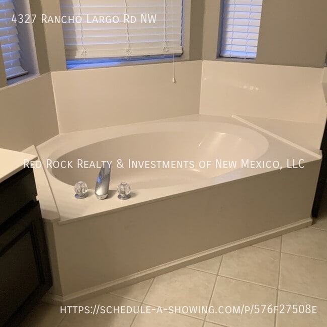Building Photo - 4327 Rancho Largo Rd NW