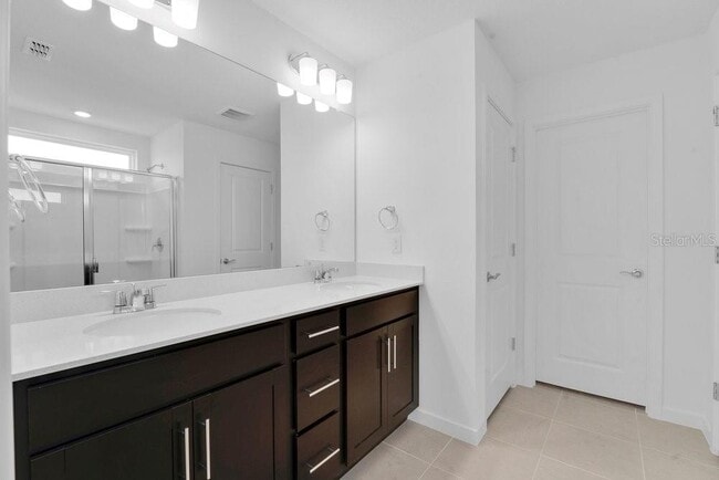 Building Photo - 33460 Binding Ties Ln