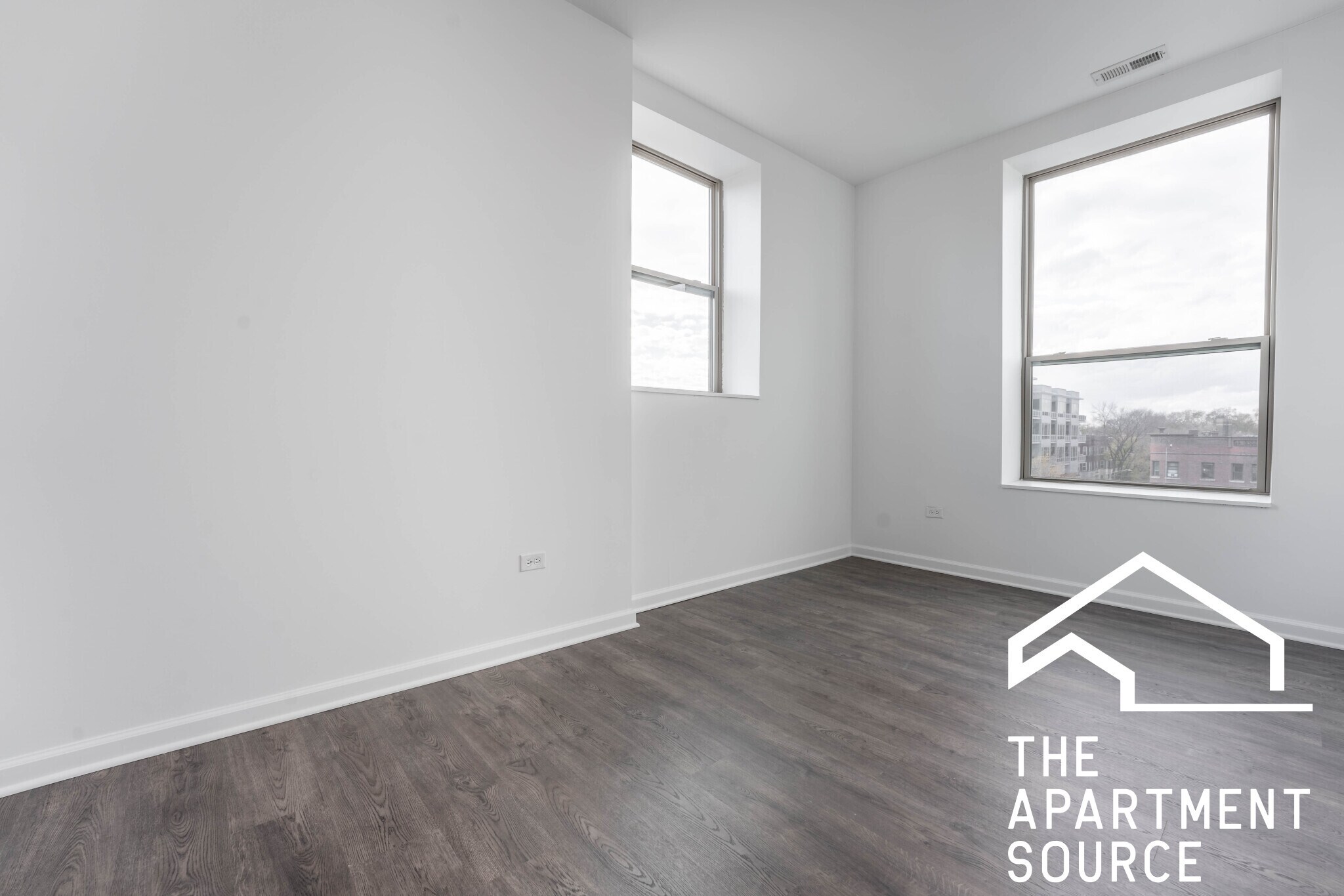 Building Photo - 931 W Dakin St