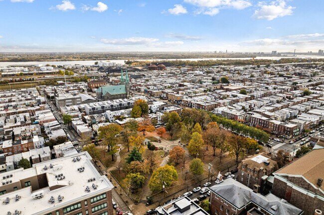 Building Photo - 3229 Almond St