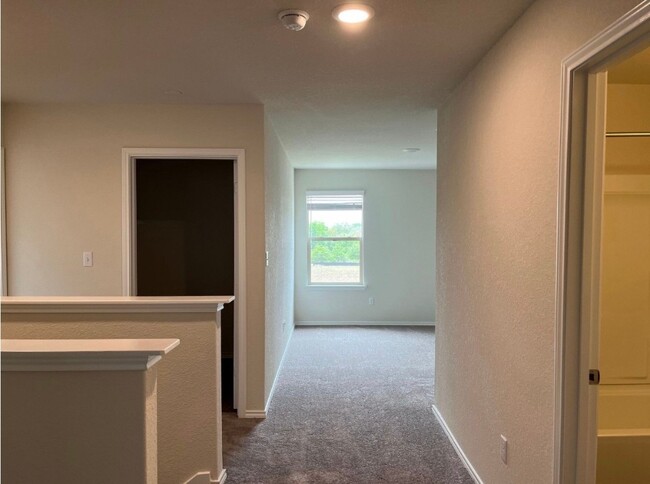 Building Photo - 209 Prairie Falcon Wy