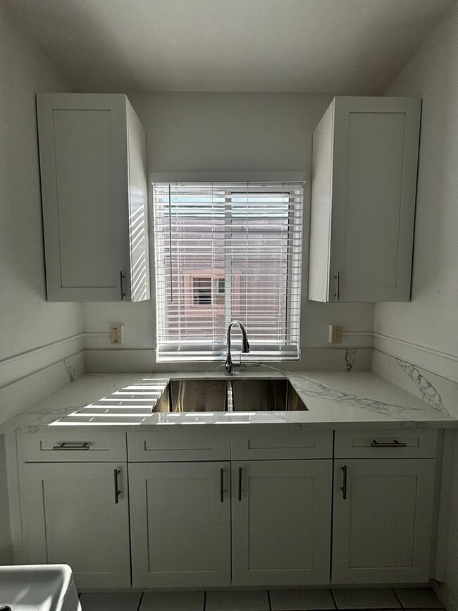 Interior Photo - 521