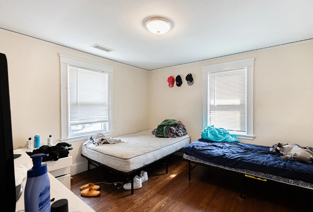 Building Photo - 224 Faneuil St