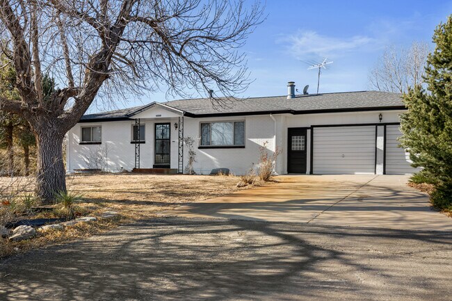 Building Photo - 36839 Gaylin Ave