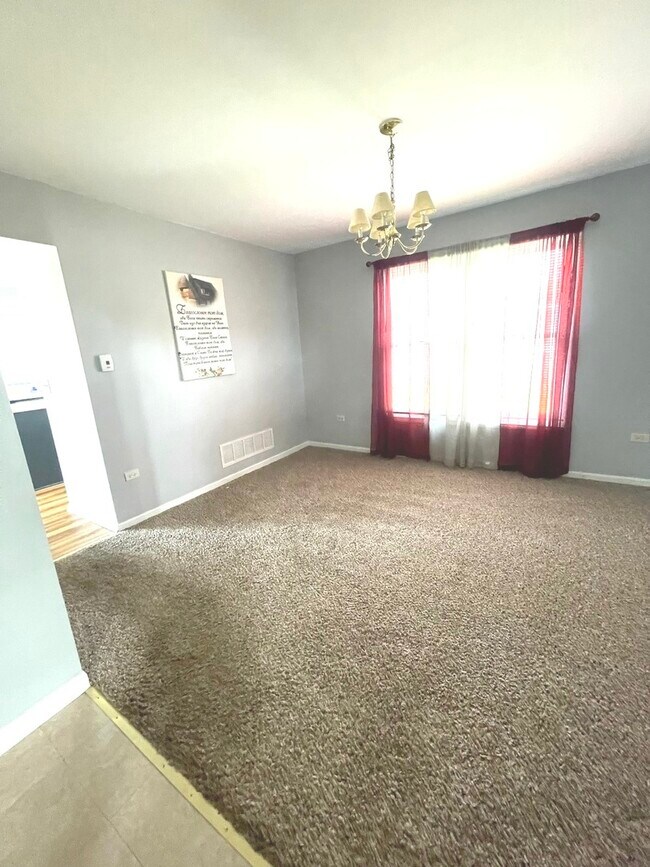 Building Photo - 1752 Alan Deatherage Dr