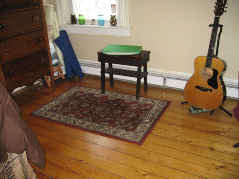 Building Photo - 195 Lippitt St