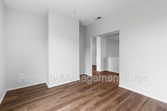 Building Photo - 32042 Freesia Ct