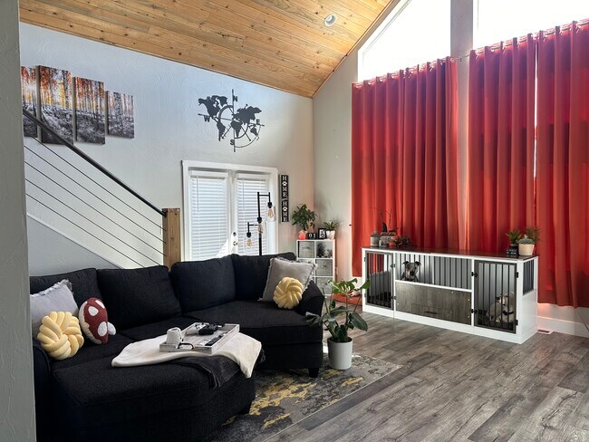 Building Photo - 1839 S Rocker Rd