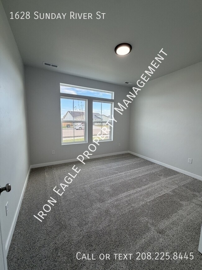 Building Photo - 1628 Sunday River St