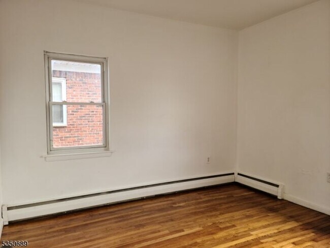 Building Photo - 308 Franklin Ave