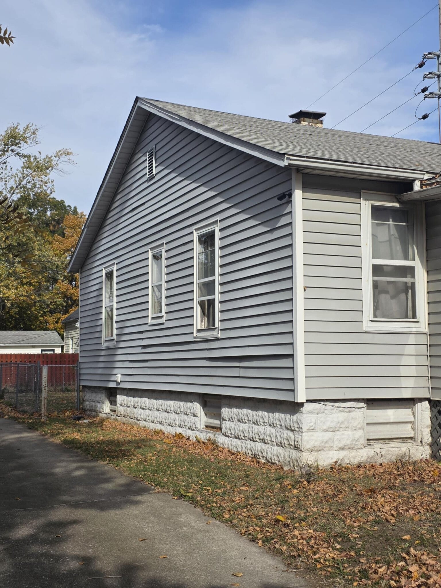 Building Photo - 1180 E Mueller Ave