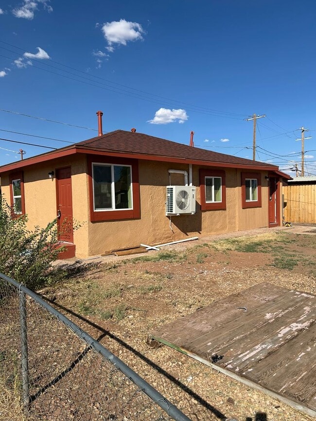 Building Photo - Winslow Home For Rent