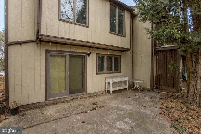 Building Photo - 17 Eden Roc