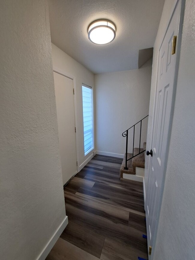 Building Photo - 145 Del Rey Ct