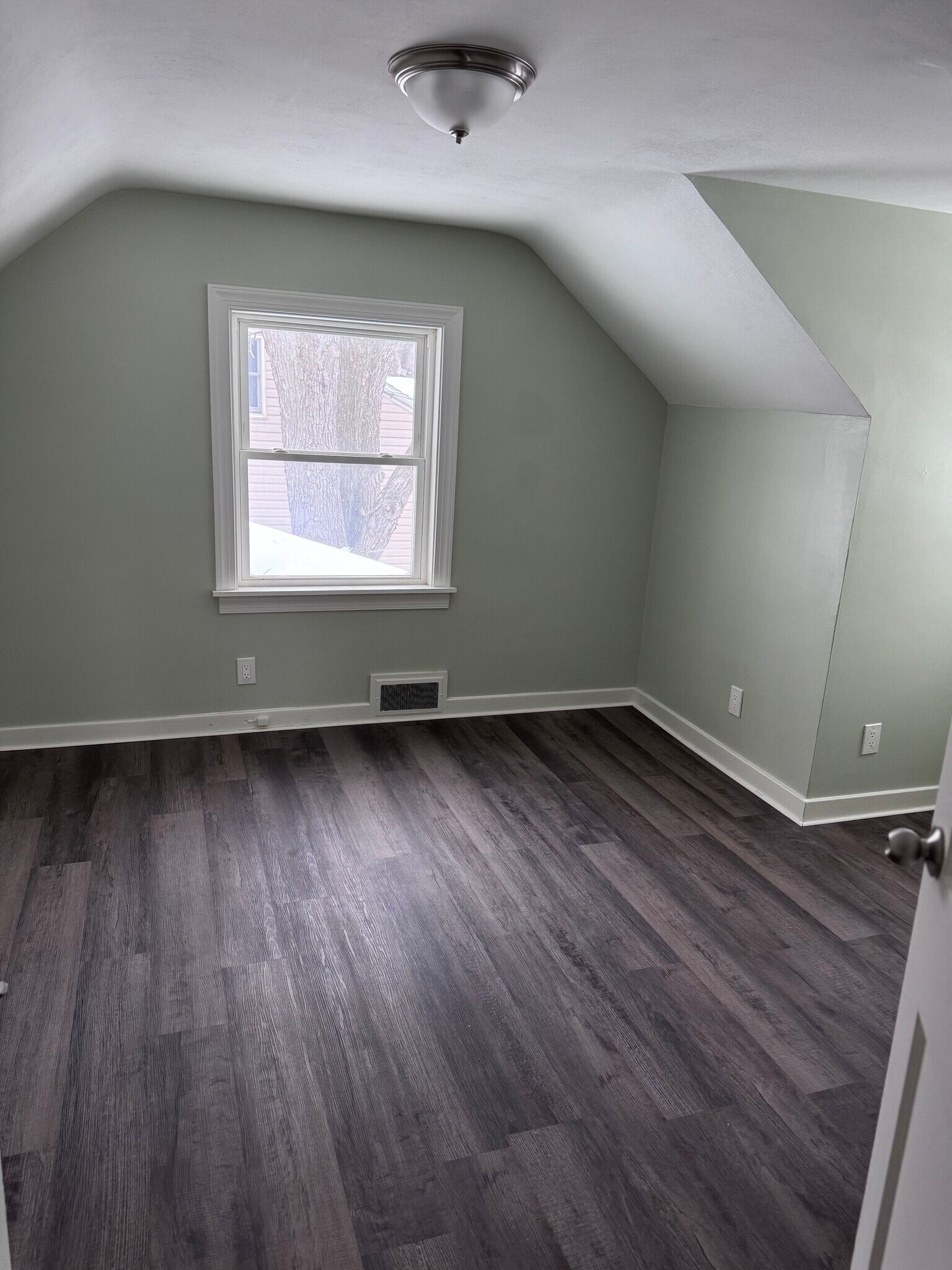 Building Photo - 119 Traister Dr