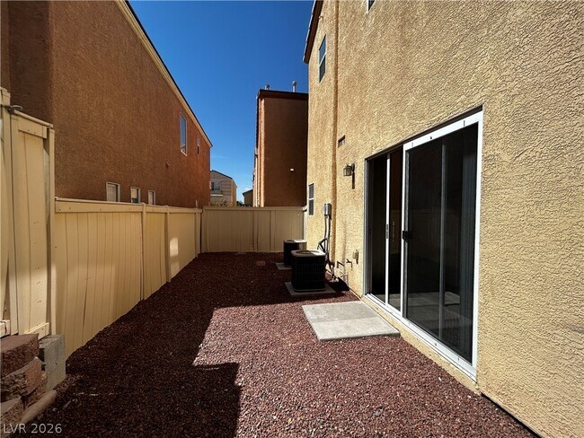 Building Photo - 897 Blushing Rose Pl