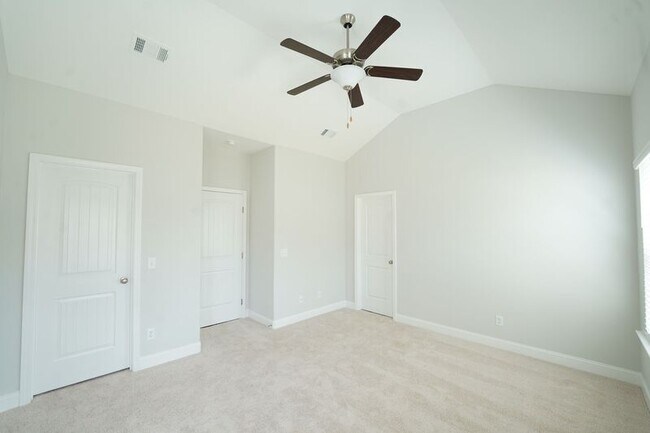 Building Photo - 27 Sago Palm Wy