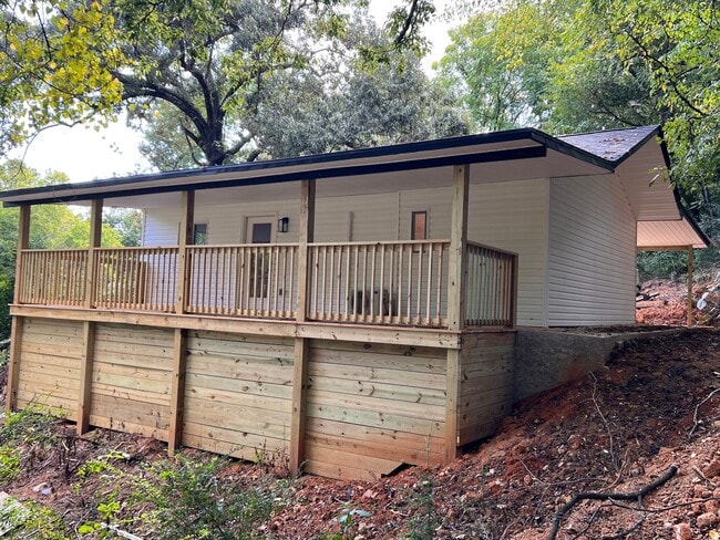 Building Photo - 814 Beaman Lake Rd