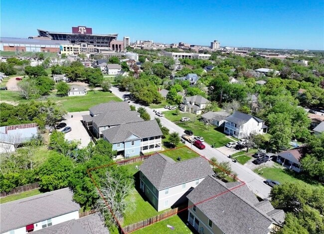 Building Photo - 410 Montclair Ave