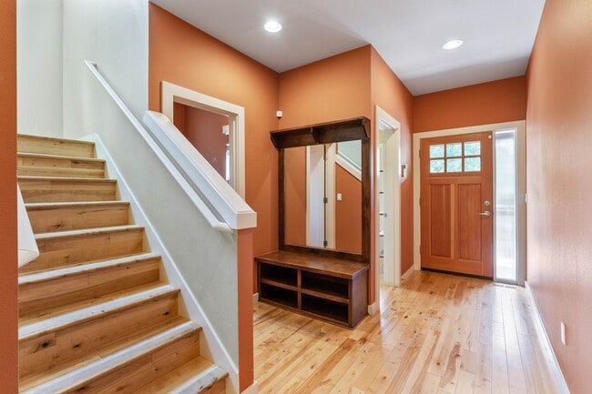 Building Photo - Beautiful 3-bdrm/2.5-bath in Beaumont-Wils...