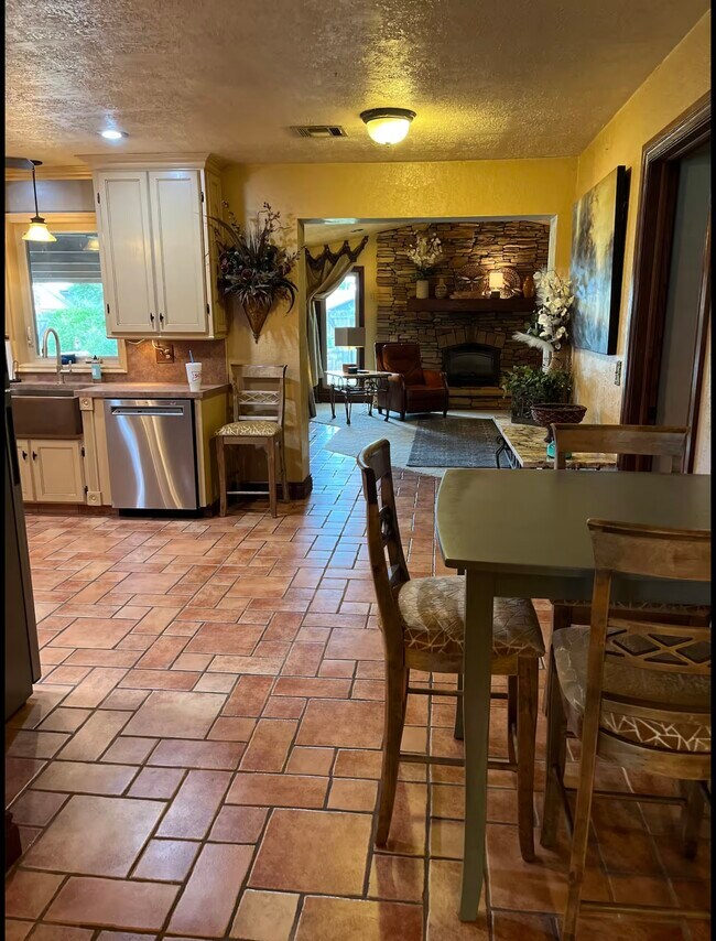 Building Photo - 910 Washington St